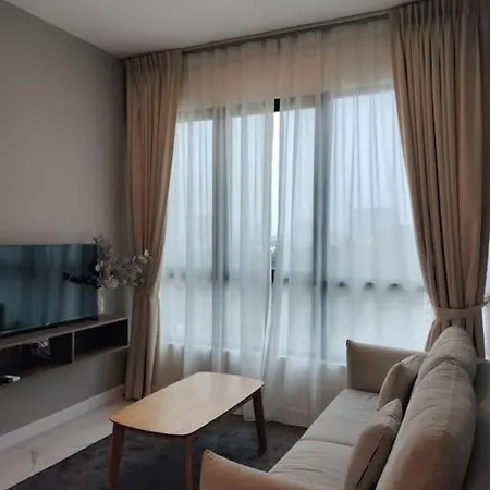 A Cozy 2-Bedroom